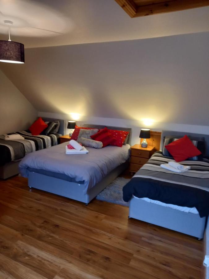 A New U Country Cottage Clynacartan Eksteriør bilde