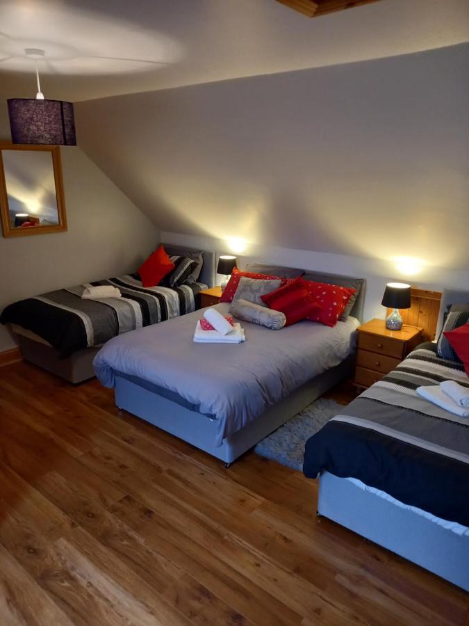 A New U Country Cottage Clynacartan Eksteriør bilde