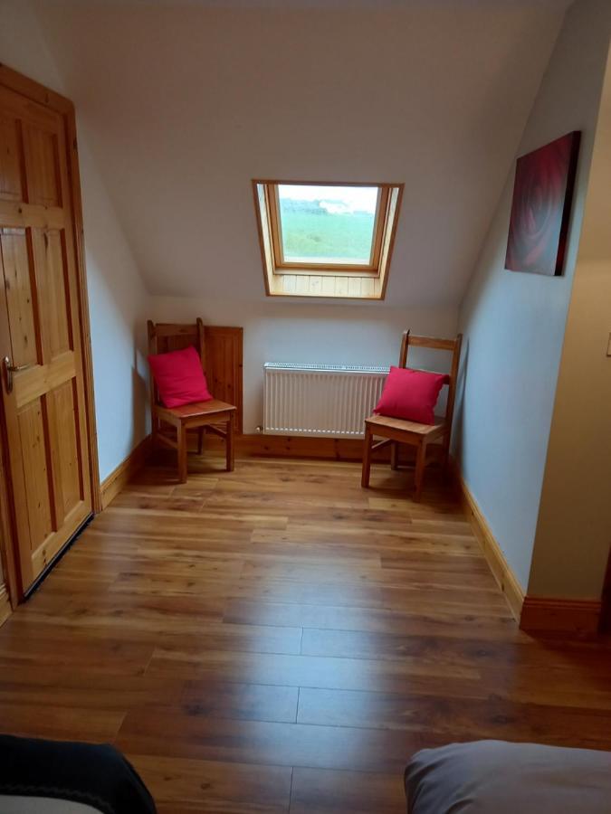 A New U Country Cottage Clynacartan Eksteriør bilde