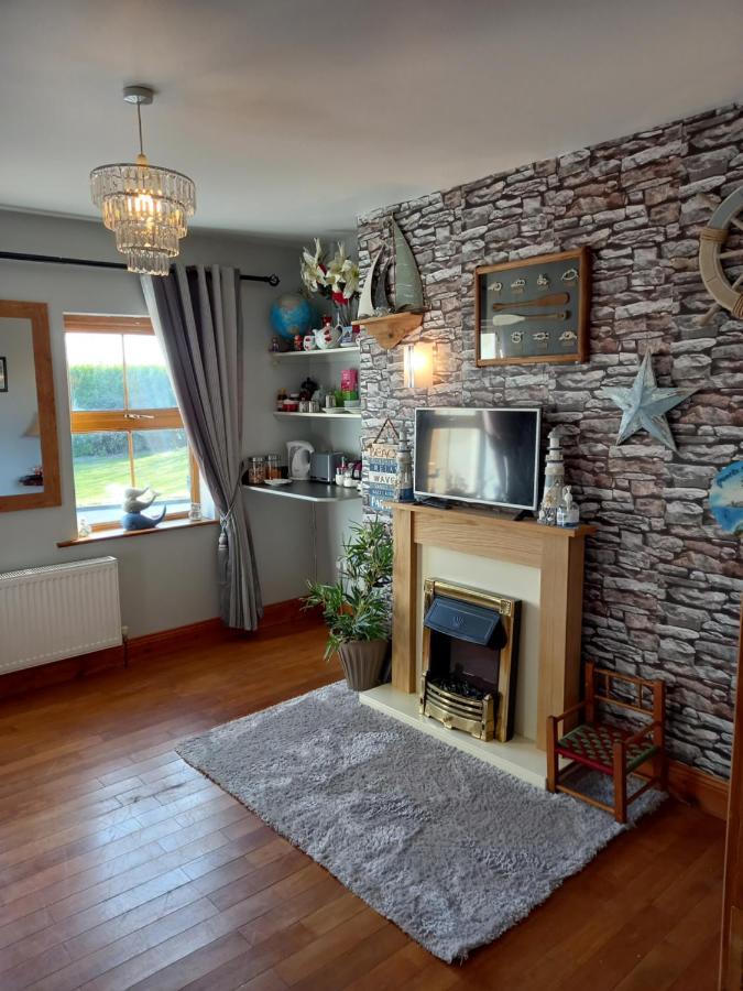 A New U Country Cottage Clynacartan Eksteriør bilde