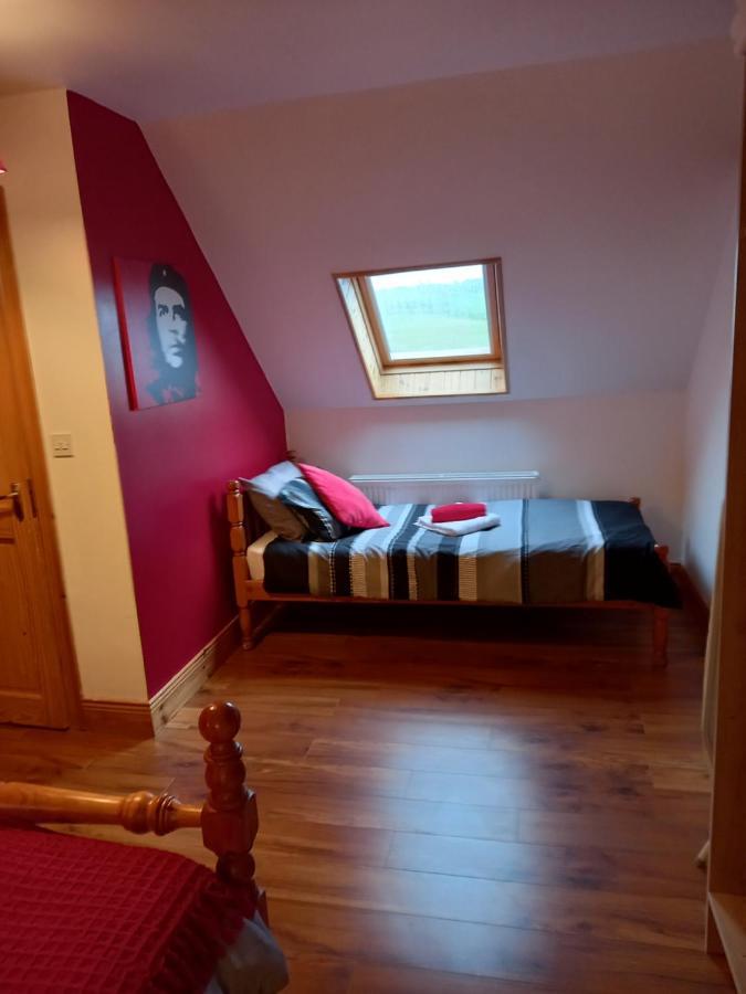 A New U Country Cottage Clynacartan Eksteriør bilde