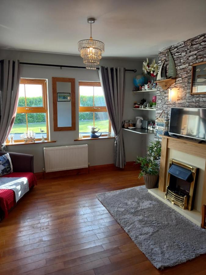 A New U Country Cottage Clynacartan Eksteriør bilde