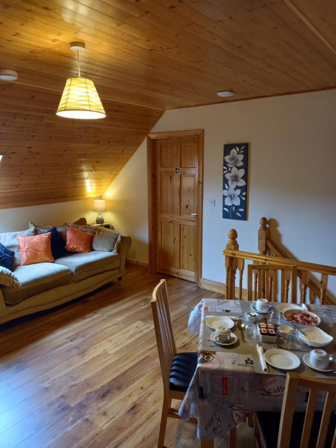 A New U Country Cottage Clynacartan Eksteriør bilde