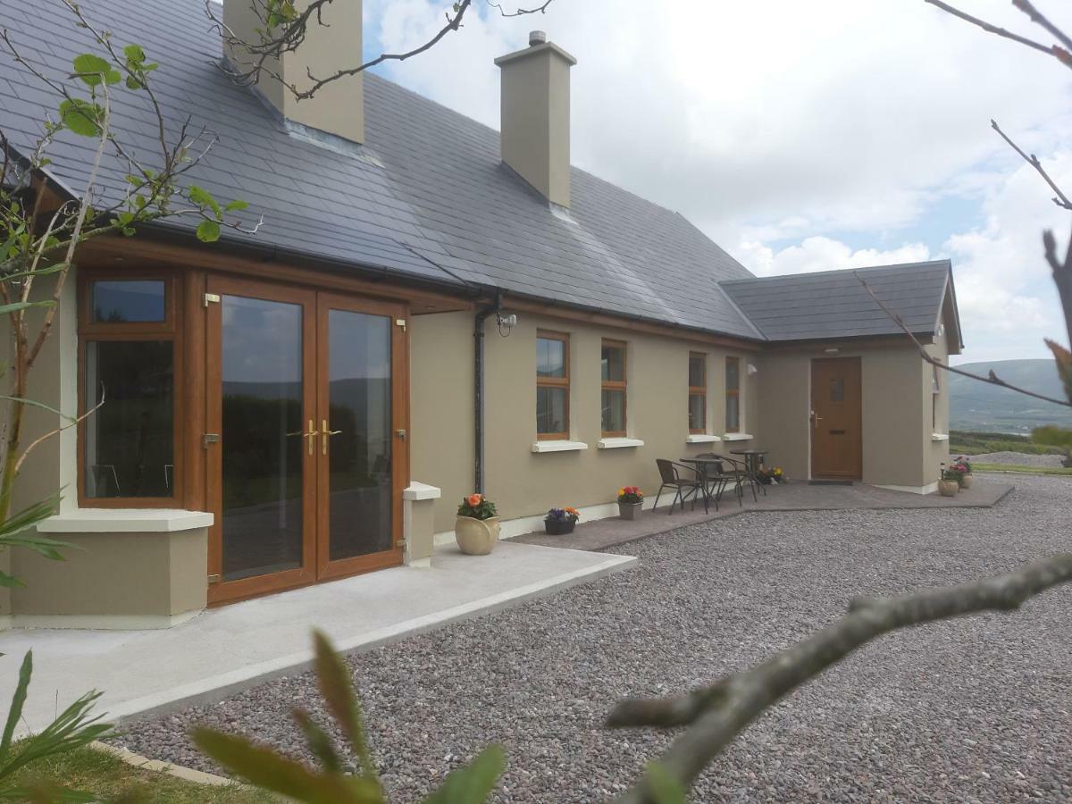 A New U Country Cottage Clynacartan Eksteriør bilde